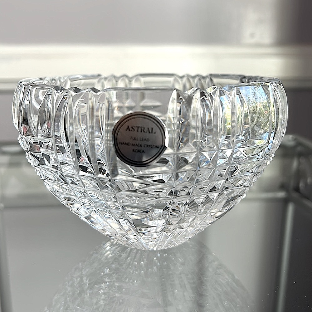 Vintage MCM Astral cut crystal small bowl full lead hand made crystal Korea - Picture 2 of 11